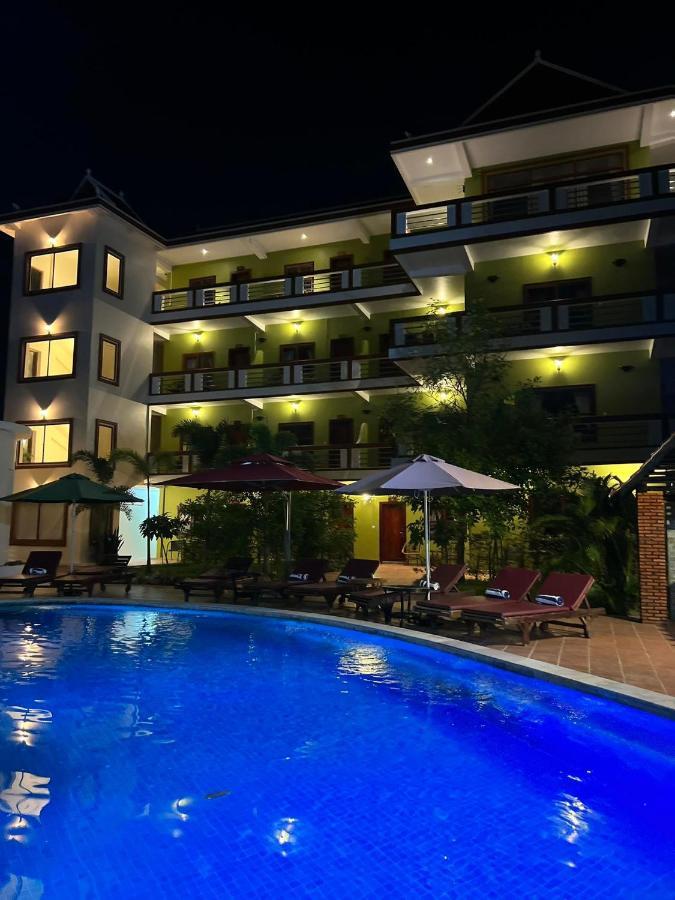 Hotel The Moon Kampot Boutique Exterior foto